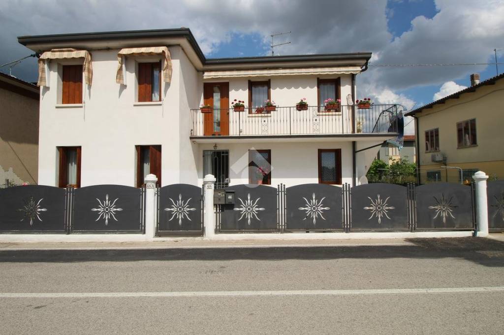 casa indipendente in vendita a Camisano Vicentino in zona Santa Maria