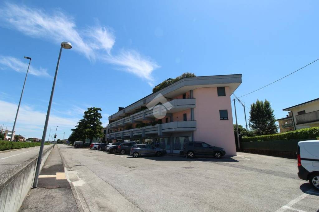 appartamento in vendita a Camisano Vicentino in zona Santa Maria