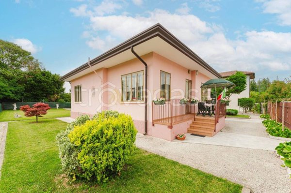 casa indipendente in vendita a Camisano Vicentino in zona Santa Maria