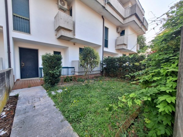 casa indipendente in vendita a Camisano Vicentino