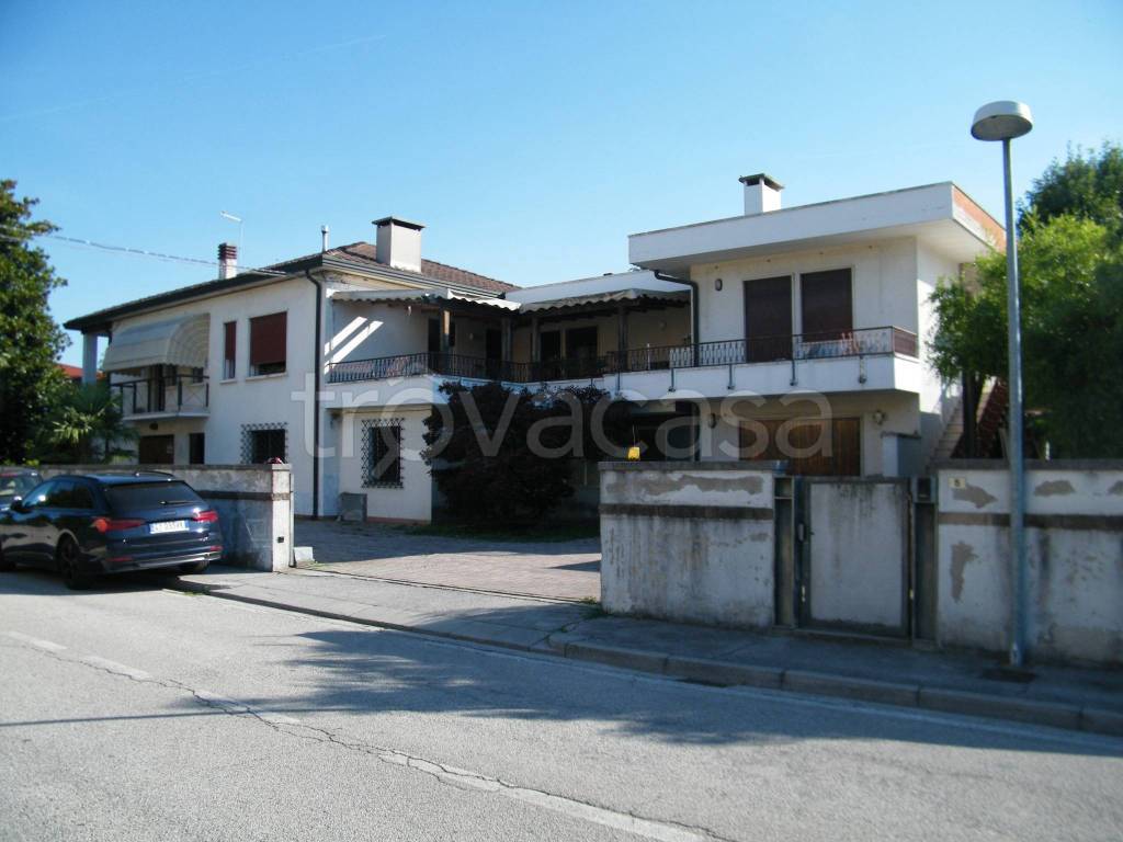 casa indipendente in vendita a Camisano Vicentino