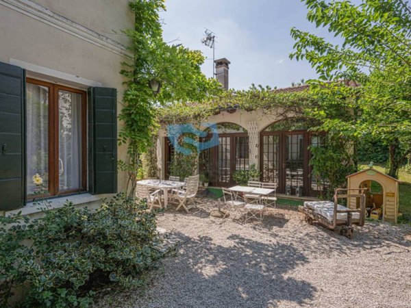 casa indipendente in vendita a Camisano Vicentino in zona Santa Maria
