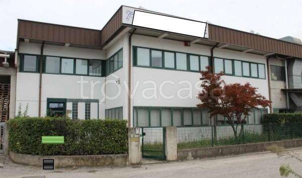 locale commerciale in vendita a Camisano Vicentino