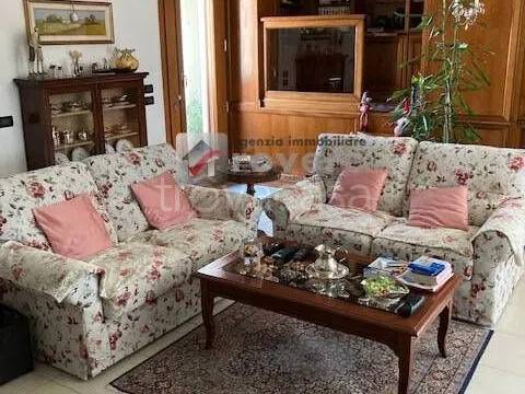 appartamento in vendita a Camisano Vicentino in zona Santa Maria