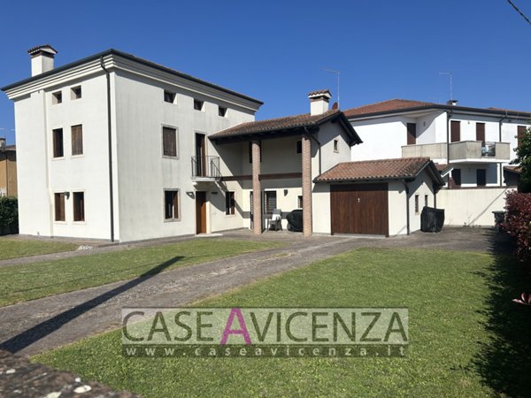 casa indipendente in vendita a Camisano Vicentino