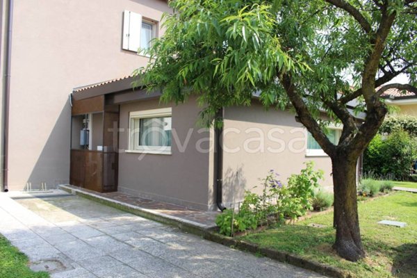 casa indipendente in vendita a Camisano Vicentino in zona Santa Maria