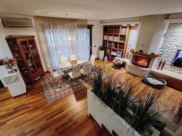casa indipendente in vendita a Carrè