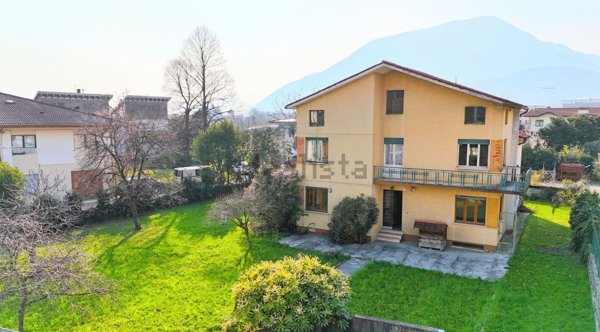 casa indipendente in vendita a Carrè