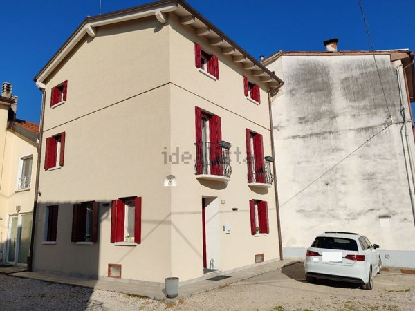 casa indipendente in vendita a Carrè