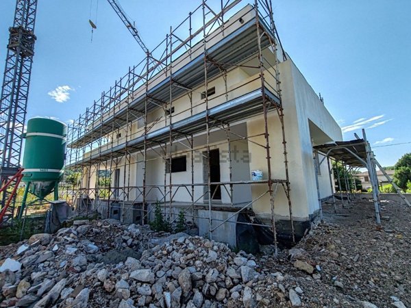 casa indipendente in vendita a Carrè