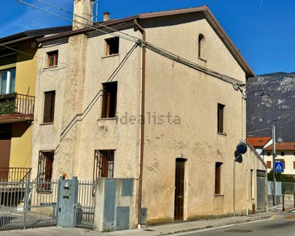casa indipendente in vendita a Carrè