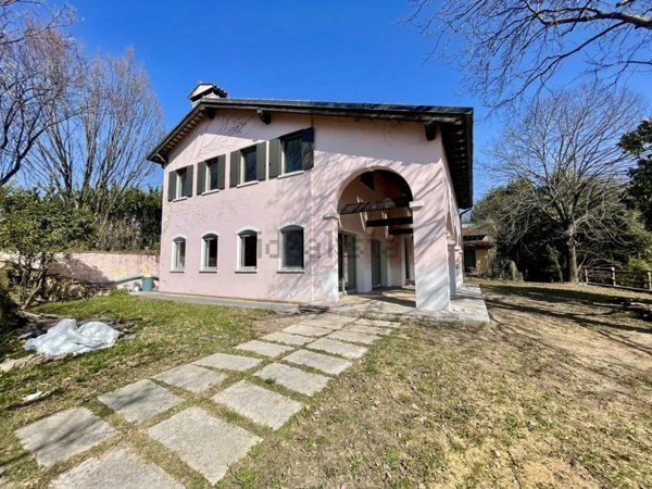 casa indipendente in vendita a Carrè