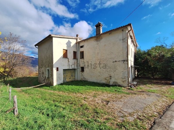 casa indipendente in vendita a Carrè