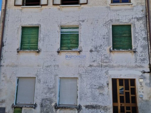 casa indipendente in vendita a Carrè