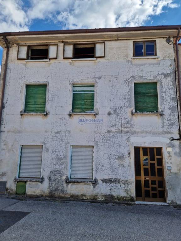 casa indipendente in vendita a Carrè