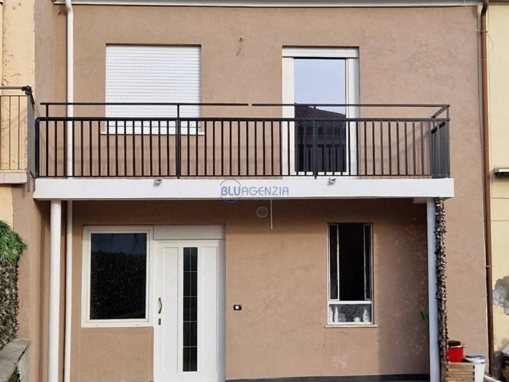 casa indipendente in vendita a Carrè