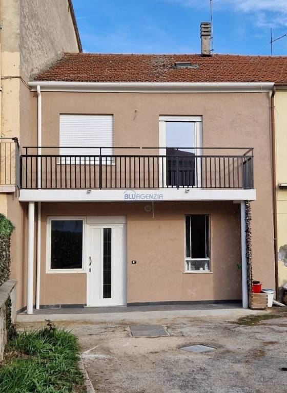 casa indipendente in vendita a Carrè