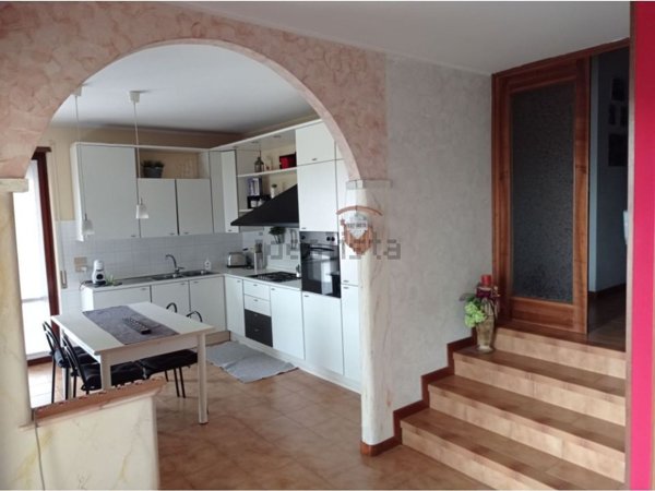 casa indipendente in vendita a Carrè