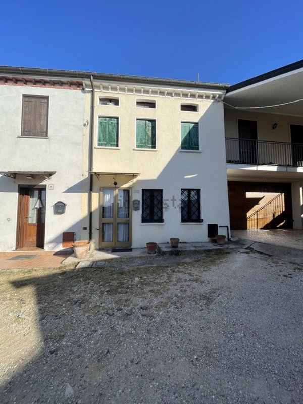casa indipendente in vendita a Carrè