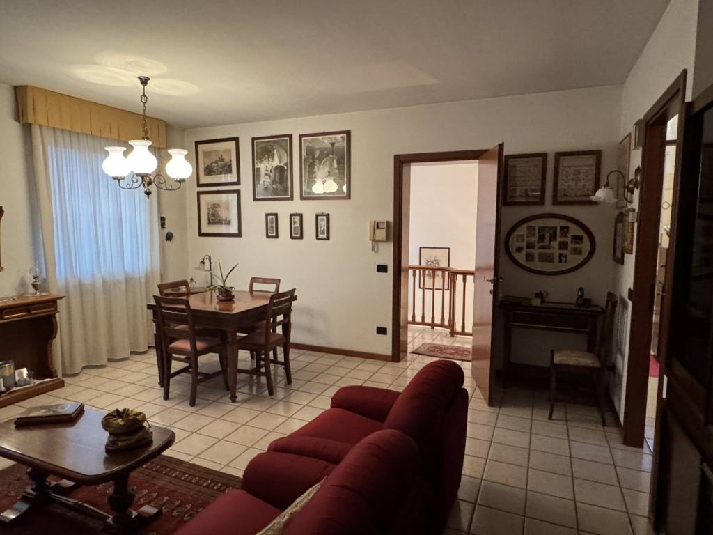 appartamento in vendita a Carrè