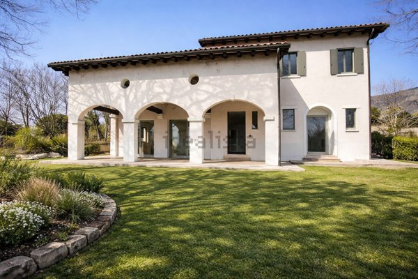 casa indipendente in vendita a Carrè