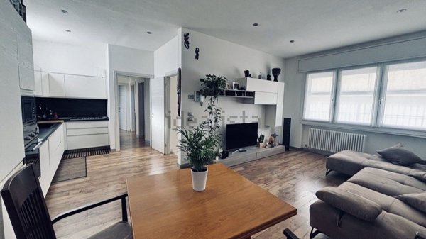 casa indipendente in vendita a Carrè