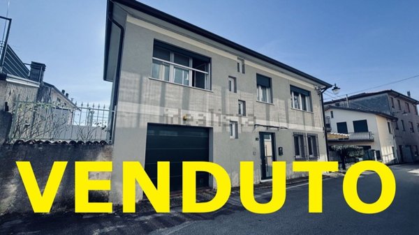 casa indipendente in vendita a Carrè