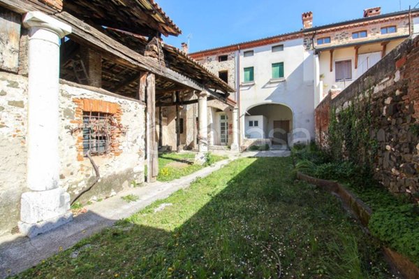 casa indipendente in vendita a Carrè
