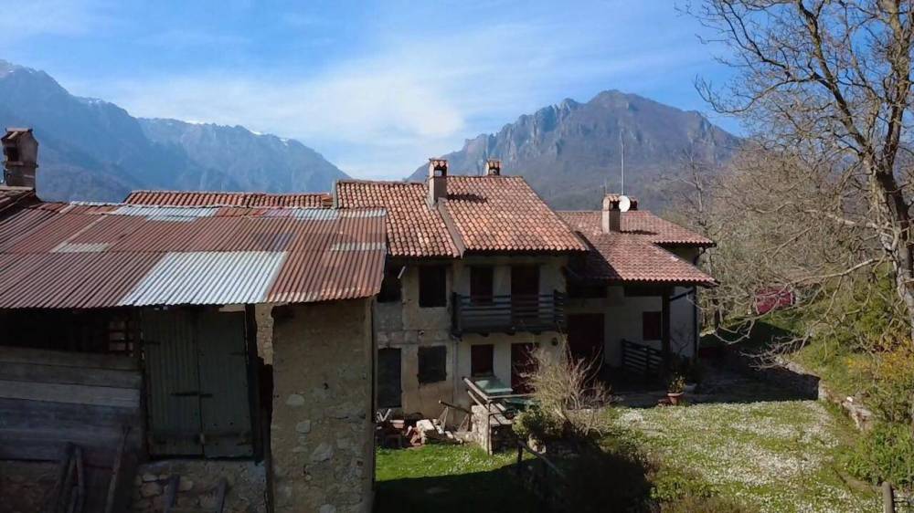 casa indipendente in vendita a Carrè