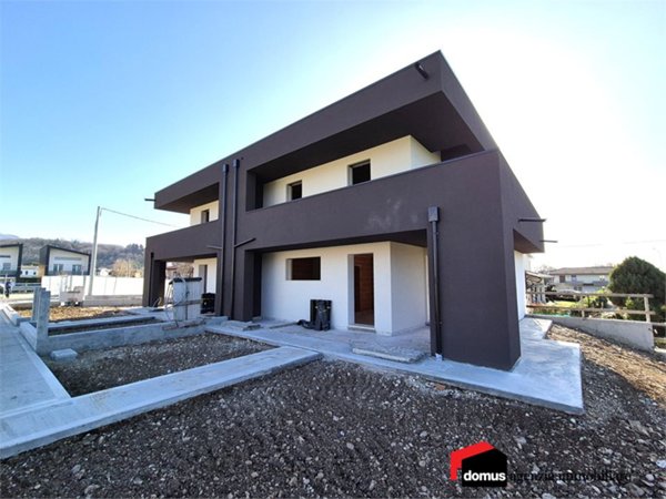 casa indipendente in vendita a Carrè