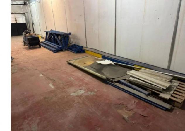 locale commerciale in vendita a Carrè