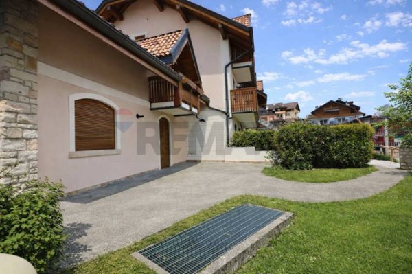 casa indipendente in vendita a Carrè