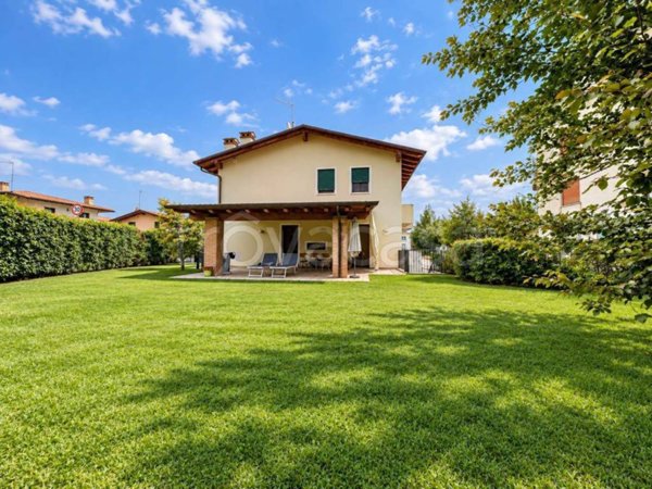 casa indipendente in vendita a Carrè