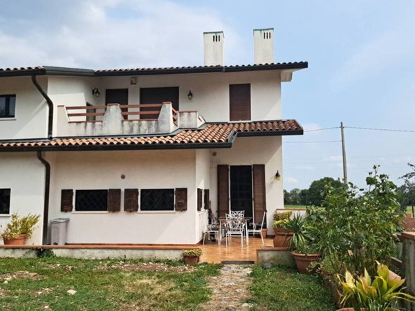 casa indipendente in vendita a Carrè