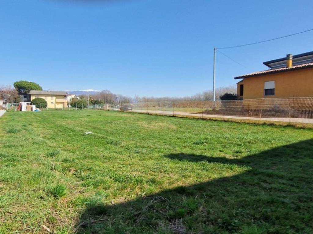 terreno edificabile in vendita a Cartigliano