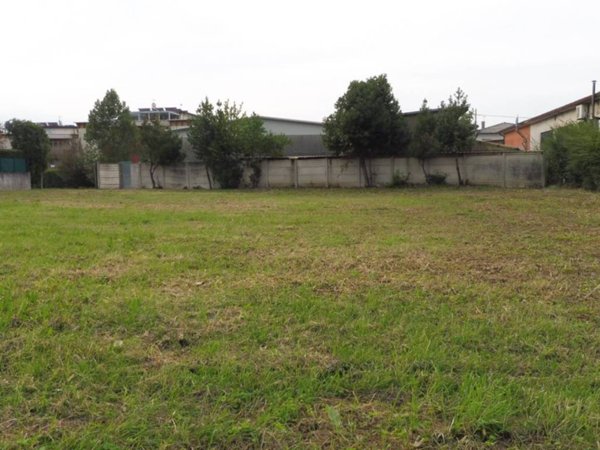 terreno edificabile in vendita a Cassola in zona San Zeno