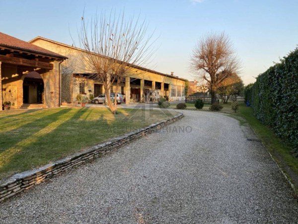 casa indipendente in vendita a Cassola in zona San Zeno