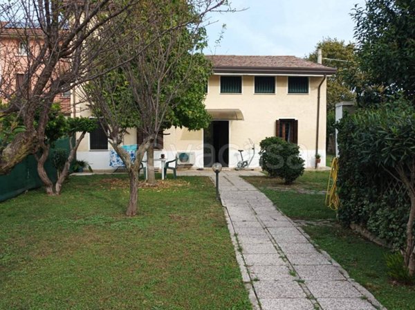appartamento in vendita a Cassola in zona San Zeno