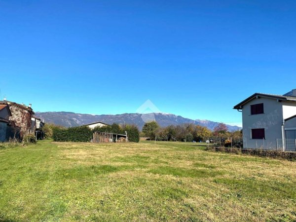 terreno edificabile in vendita a Cassola in zona San Zeno