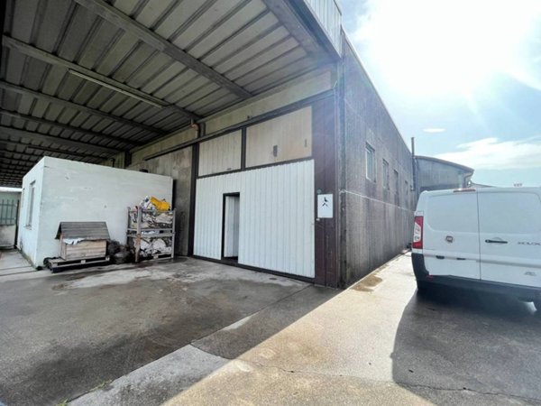 locale commerciale in vendita a Cassola in zona San Zeno