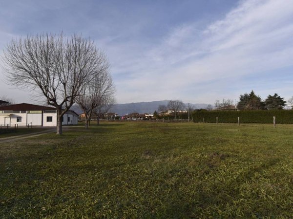 terreno edificabile in vendita a Cassola