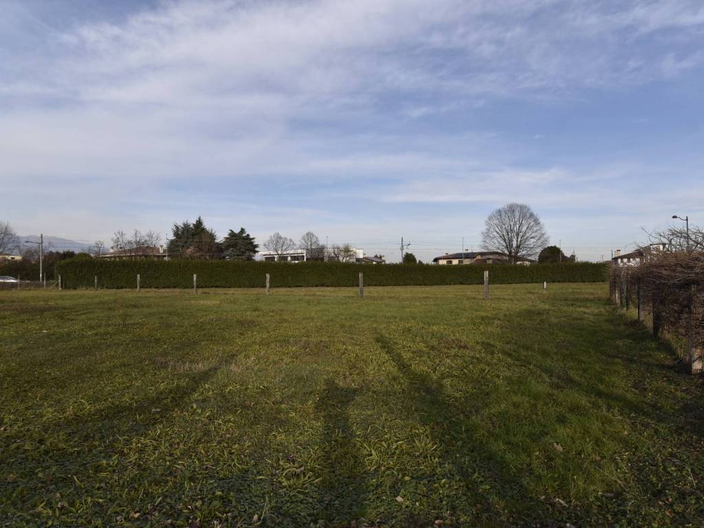 terreno edificabile in vendita a Cassola