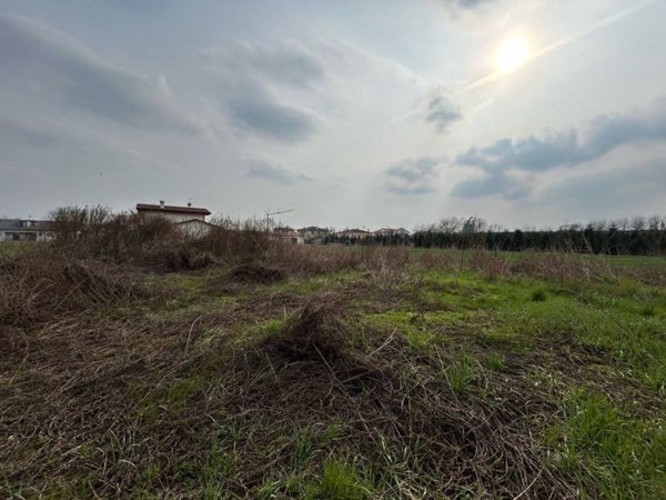 terreno edificabile in vendita a Cassola