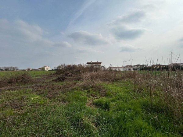 terreno edificabile in vendita a Cassola