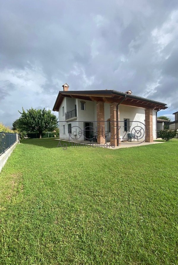 casa indipendente in vendita a Cassola