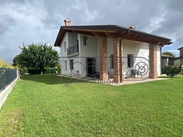 casa indipendente in vendita a Cassola