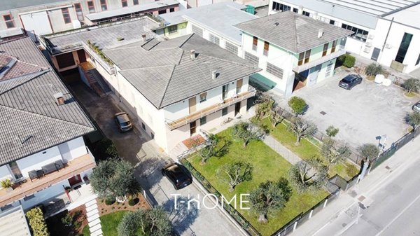negozio in vendita a Cassola in zona San Zeno