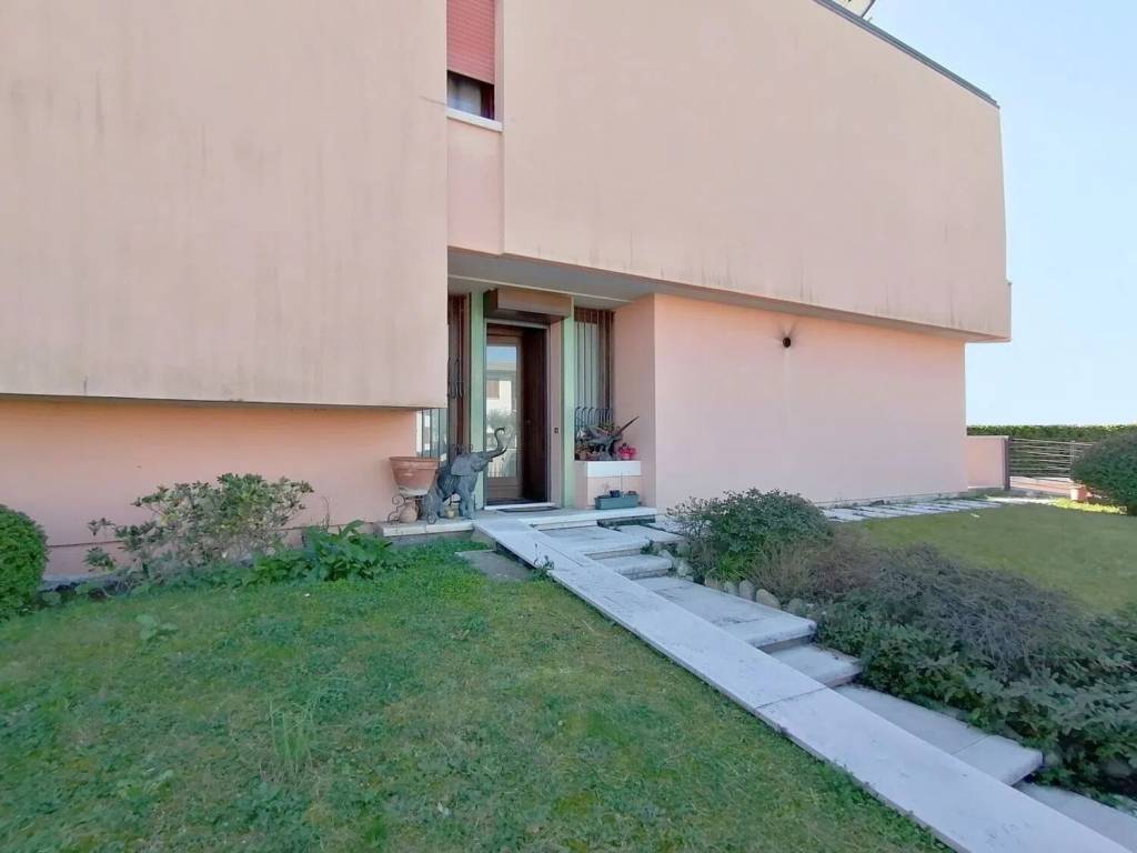 casa indipendente in vendita a Cassola