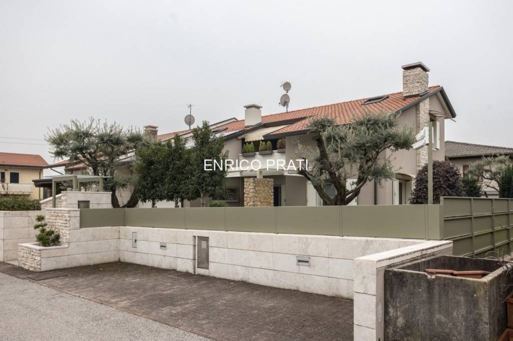casa indipendente in vendita a Cassola