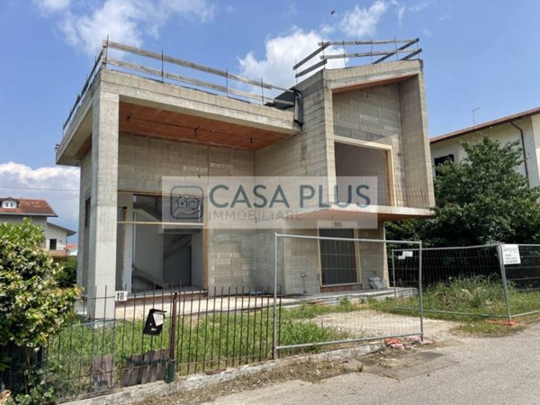 casa indipendente in vendita a Cassola